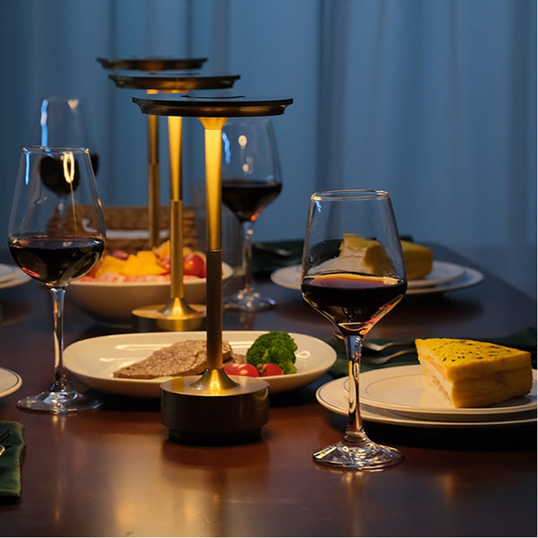 מנורת שולחן נטענת